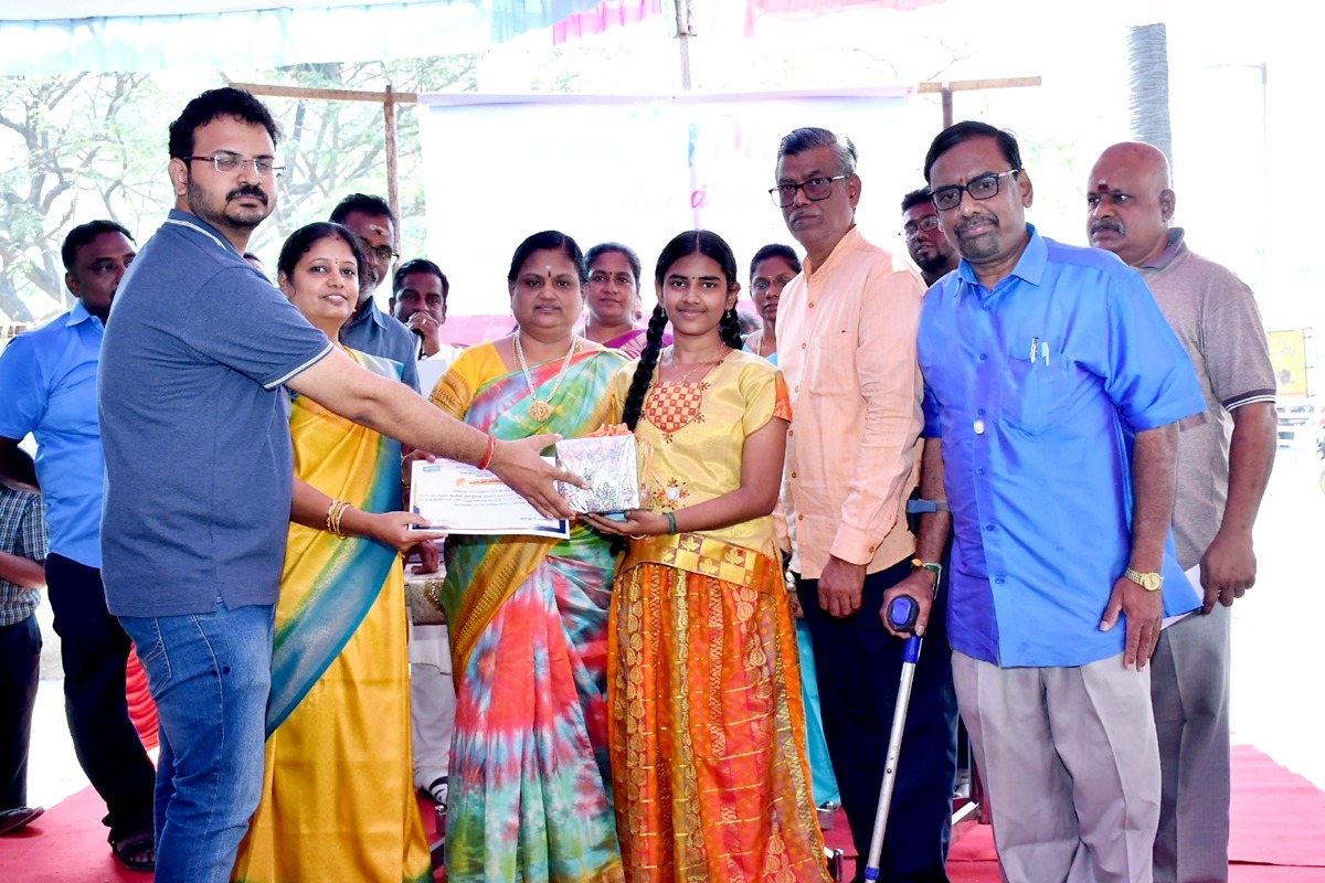 Yuvalakshmi wins second prize in drawing competition