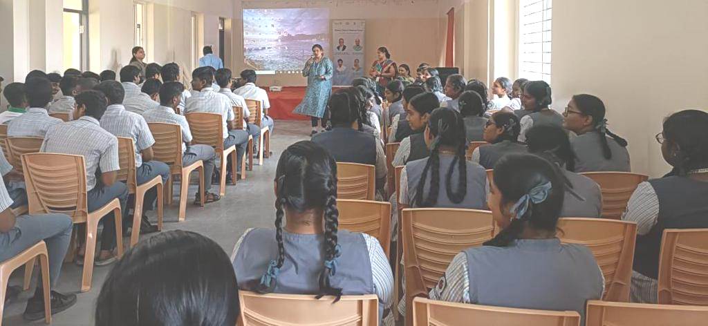 Velammal conducts Mental Health awareness camp Velammal Vidyalaya, Karambakkam conducted a Mental Health awareness camp for students of Std.11 and Std.12 recently. The camp was organised to address the escalating mental health concerns among the students. Dr. D.C.Mathangi, HOD of Mind body medicine and Life style sciences, addressed the students and spoke about the importance of mental health and the best practices to follow in order to maintain good mental health while pursuing their academic studies based on her experience.